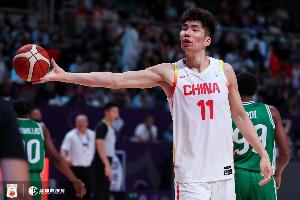 趙睿：余嘉豪在歐洲拉練的時候打得很好 來回跑、體能是他的弱項