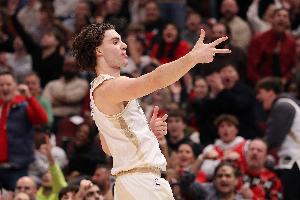 成材率很高！吉迪是2021屆球員中第10個(gè)拿到億元合同的