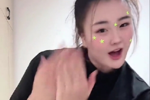 有趣的靈魂！劉禹彤曬搞怪視頻 此前報(bào)道加盟上海女籃