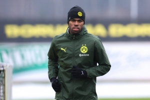 記者：丘庫埃梅卡膝部疼痛反復(fù)，需要休息和有針對性的負(fù)荷管理