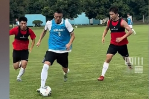 卷起來了！“川超”成都隊今日與成都蓉城B隊進行了熱身賽