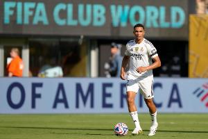 阿諾德開(kāi)場(chǎng)5分鐘因傷被換下，成皇馬歷史歐冠被換下時(shí)間最早球員