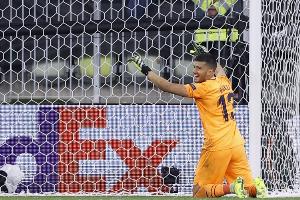 魯利上半場(chǎng)做出10次撲救，創(chuàng)03-04賽季以來(lái)歐冠半場(chǎng)撲救次數(shù)新高