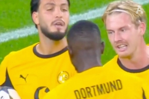 吉拉西客戰(zhàn)尤文球衣背后印的“多特蒙德”，而不是自己的名字