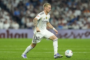 18歲零33天！馬斯坦托諾成為皇馬歐冠比賽最年輕的首發(fā)球員