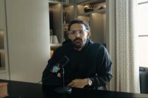 不配和你講話？特雷-楊回?fù)糌惛ダ黑A附加賽鬧麻了 跟奪冠了一樣