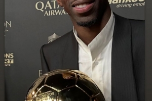 一同入圍候選，法比安社媒祝賀登貝萊奪金球獎(jiǎng)：恭喜我的兄弟