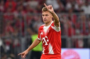 基米希替補(bǔ)，記者：他過(guò)去幾天生病，昨天只參加了拜仁部分訓(xùn)練