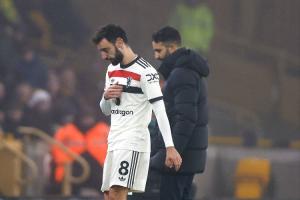 并無(wú)不合！記者：B費(fèi)與阿莫林相處非常融洽，他極大促進(jìn)球隊(duì)團(tuán)結(jié)