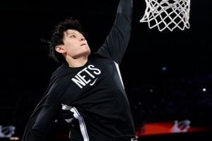 籃網自媒體：曾凡博能回中國拿7位數(shù)年薪 或者去G聯(lián)盟年薪10萬刀