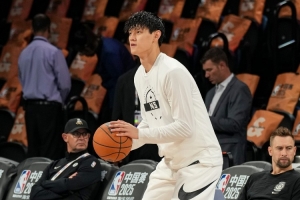 網媒：曾凡博發(fā)展聯(lián)盟簽約權轉移至長島籃網 第3個雙向名額仍空缺