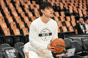 媒體人談曾凡博被裁：籃網的環(huán)境太過兇險 競爭相當激烈