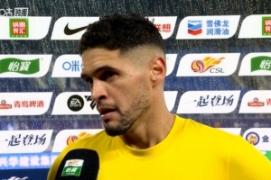 西海岸外援里切利：因?yàn)榕辛P和犯規(guī)導(dǎo)致兩人罰下，輪不到我來(lái)點(diǎn)評(píng)