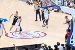 媒體人談周鵬打?qū)κ诸^：超出籃球的惡劣動作  違反體育道德精神