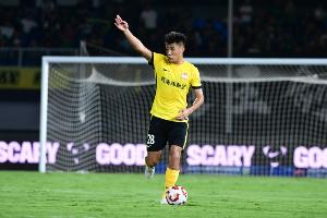 還能留中超嗎？36歲老將張呈棟與西海岸合同年底到期，被禁賽+3停