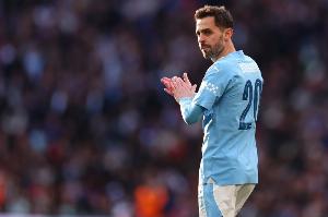 不敵維拉！B席：賽季結(jié)束還早不用過早下結(jié)論 我們的逼搶很糟糕