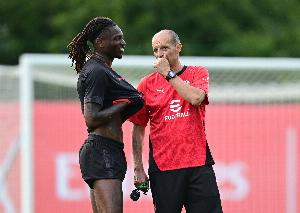 迪馬濟(jì)奧：阿萊格里計劃讓萊奧首發(fā)迎戰(zhàn)羅馬，和恩昆庫搭檔鋒線