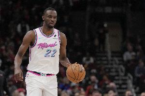 南海岸數(shù)學(xué)家！維金斯12中7貢獻(xiàn)17分2板2助1斷1帽 屢屢防守建功