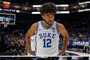 布澤爾現(xiàn)場(chǎng)觀戰(zhàn)倆兒子！狀元候選卡梅隆12中3拿15分13板 凱登2分