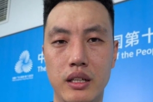 翟曉川：打得不如在訓(xùn)練和熱身賽的狀態(tài) 大家的心理包袱還有點(diǎn)重