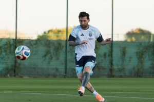 梅西出鏡！阿根廷國家隊(duì)官推曬照：全隊(duì)已抵達(dá)西班牙阿利坎特集訓(xùn)