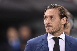 托蒂：批評(píng)C羅的人只是在嫉妒他，我認(rèn)為梅西和C羅屬于同一層次