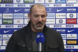 斯坦科維奇辭去莫斯科斯巴達主帥職務(wù)，此前用三種語言對記者發(fā)泄