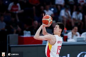 郇斯楠：對(duì)所有大學(xué)球員來說大一最難熬 我有信心克服未來的困難