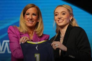 達(dá)拉斯籃球殺瘋了~飛翼連續(xù)兩年拿到狀元簽 獨(dú)行俠1.8%概率抽狀元