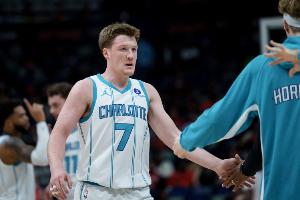 波蒂斯：可能很多人會(huì)說弗拉格是印象最深的新秀 但我選克尼佩爾