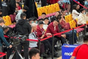 名人堂成員云集！蔣興權(quán)、鞏曉彬、王治郅、苗立杰等觀戰(zhàn)中韓大戰(zhàn)