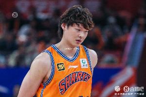予取予求！王哲林半場(chǎng)10分鐘5中5拿到13分6板 正負(fù)值+15