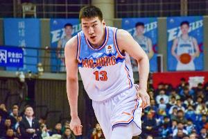 高效表現(xiàn)！李炎哲11中8空砍全隊(duì)最高20分外加7板2助2帽