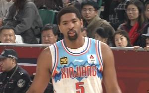 全能輸出！勞森首發(fā)出戰(zhàn)28分鐘 10中5拿到12分8板9助