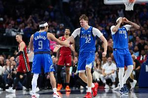 對(duì)陣火箭！獨(dú)行俠首發(fā)：小內(nèi)姆哈德 弗拉格 馬紹爾 華盛頓 濃眉