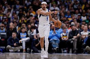 基德：內(nèi)姆哈德打球很沉穩(wěn)掌控力十足 傳球很棒看他打球很享受