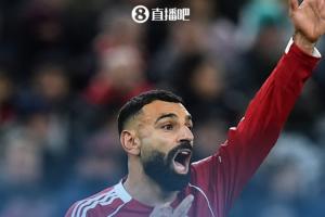 BBC：薩拉赫在混采區(qū)主動(dòng)停下來跟記者說話，隊(duì)友們對此感到震驚