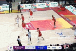 扮演奇兵但未能救主！張知垚替補(bǔ)12中6拿到14分6板2助 搶3前場(chǎng)板