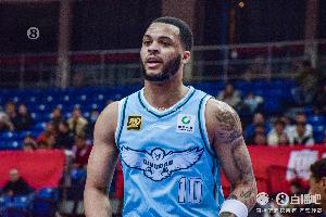 被裁判搞得心煩！韋瑟斯龐半場拿8分4助 遭遇爭議判罰已3犯