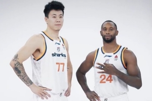 上海男籃曬定妝照拍攝花絮！王哲林、張鎮(zhèn)麟、弗格、洛夫頓等出鏡