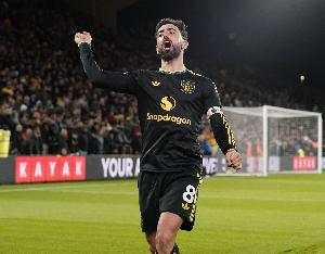 帕克批B費(fèi)：上半場表現(xiàn)差多次丟球權(quán) 他沒有利馬所展現(xiàn)的領(lǐng)導(dǎo)力