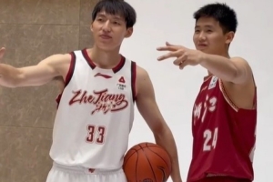 浙江男籃曬球隊拍攝定妝照的花絮視頻：吳前、陸文博等人出鏡