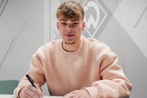 官方：18歲中衛(wèi)施密特根與不萊梅簽署首份職業(yè)合同