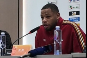 斯佩爾曼：在北京隊(duì)打球會被驚艷到 周琦趙睿實(shí)力太強(qiáng)啦