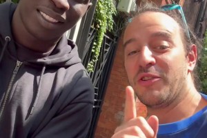 網(wǎng)紅“無語哥”預(yù)測申花VS泰山比分：“3:1！申花是冠軍！”