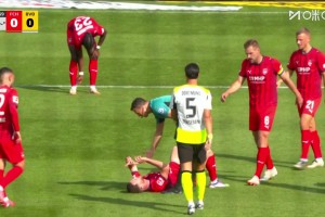 廢人動作！海登海默齊夫齊瓦澤亮鞋釘，雙腳鏟倒恩梅查被直紅罰下