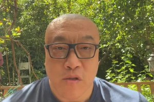 馬?。和炼浜偷聡?在保證防守前提下誰三分投的好誰就有優(yōu)勢~