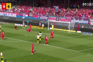 十人多特領先！萊爾森右路精準傳中，吉拉西高高躍起頭球破門！