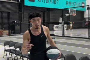 牛X?。￡惖切秋w越12張椅子，輕松超過甲亢哥10張椅子！