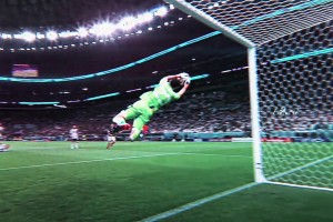 “當(dāng)所有阿根廷球員都回頭的那一刻，大馬丁就是場上唯一的光”